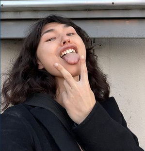 Sarah SeaSol Schwartz wants to lick yer bum