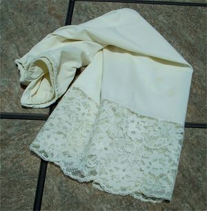 My Vintage Van Raalte Silky Soft & Very Lacy Size Small Half Slip!