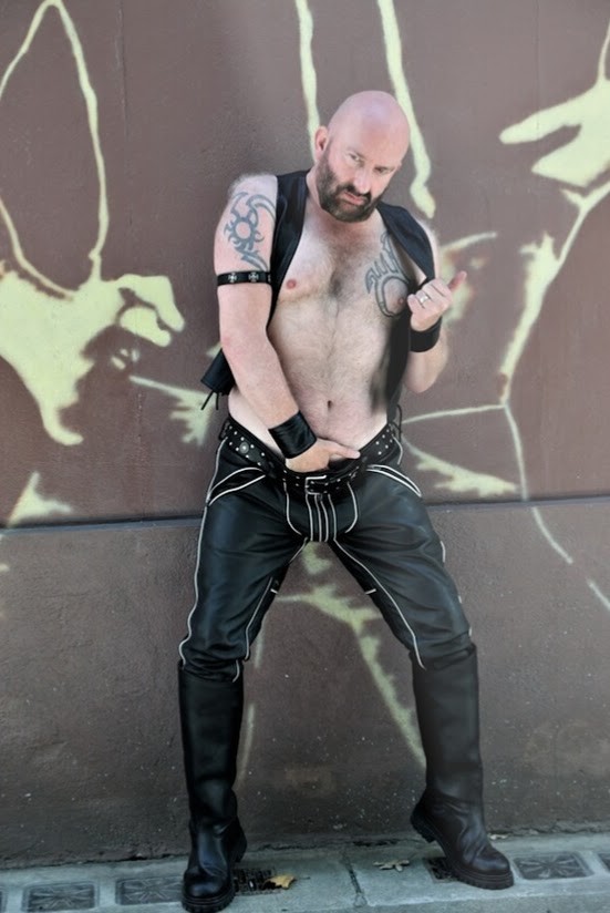 TROY T SCOTT