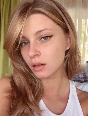 She froze and enjoyed herself, moaning softly as he slowly plunged his big cock into her