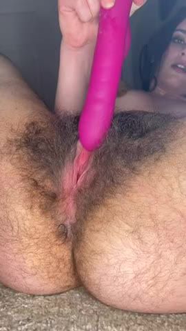 Hairy pussy play