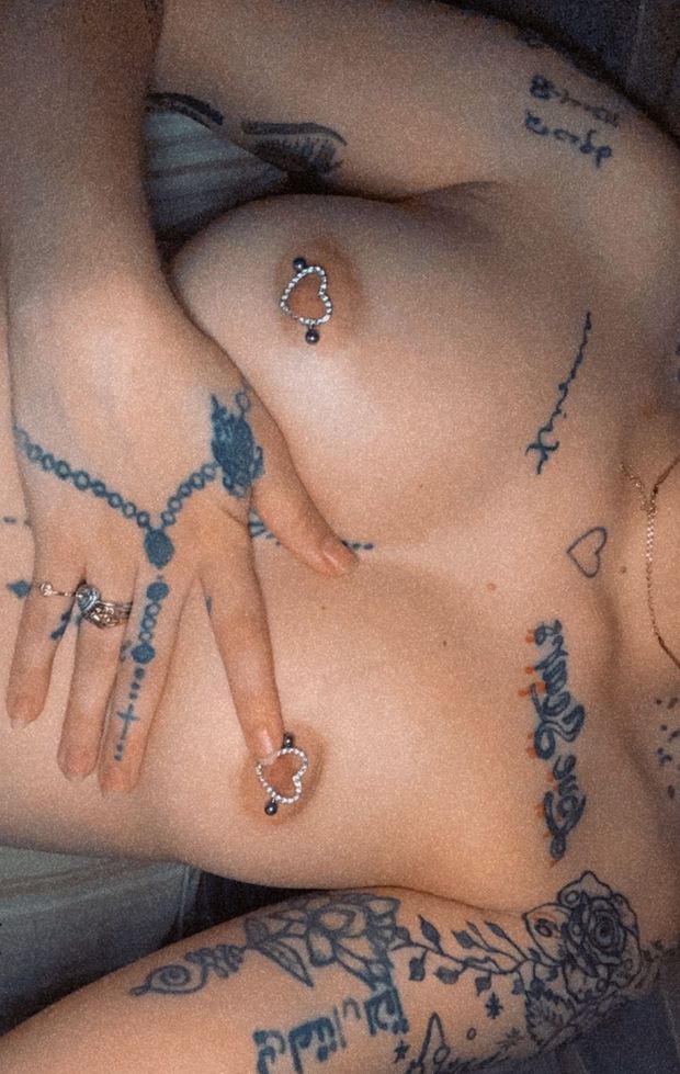 Hot tits