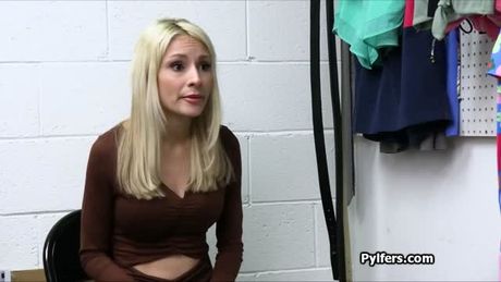 Big tit spreads wide for desk drilling