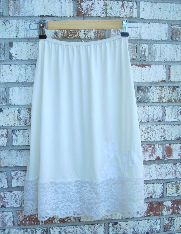 My Lacy Lorraine Size Medium Silky Soft Half Slip