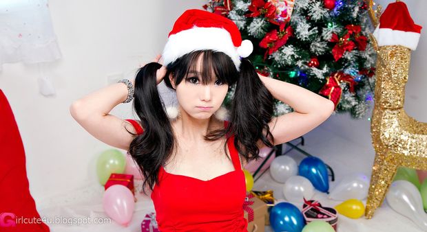 Ahh..She Wanted a Cock for Christmas Maybe Next Year
