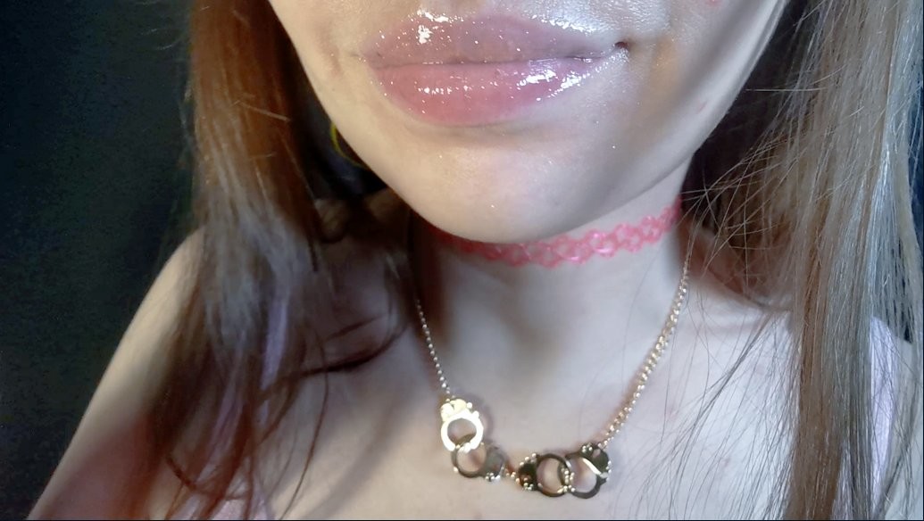 glossy lips