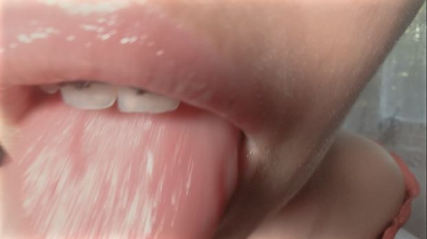 lens lick
