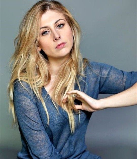 Beautiful blonde LAURA LAUNE / LA BELLE LAURA LAUNE