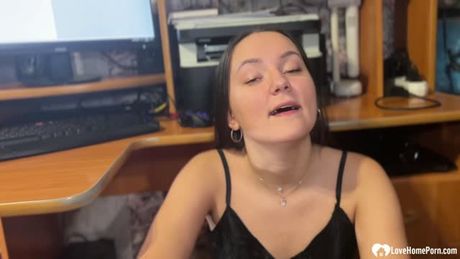 Gamer nerdy dude gets blowjob