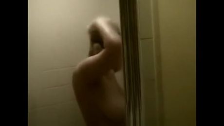 secretly turned on by my busty mom