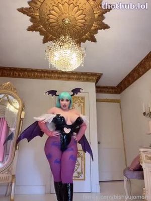 Cosplay Morrigan milf