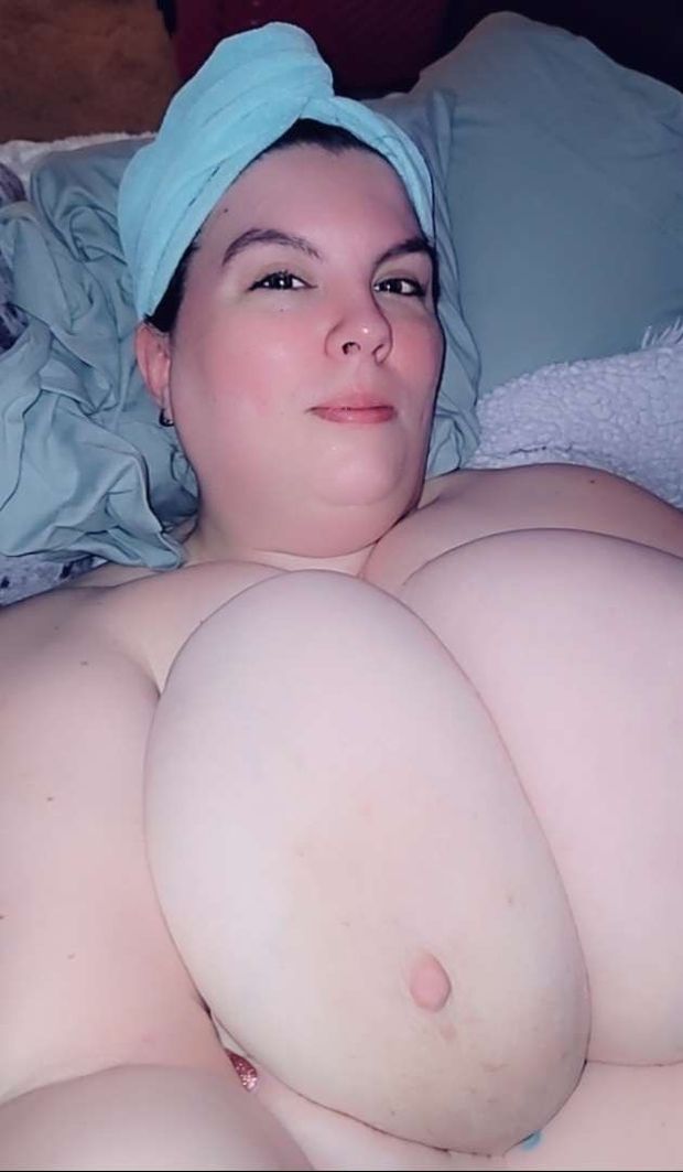 Krissy Kurves