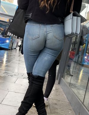 Incredible demin cheeks.