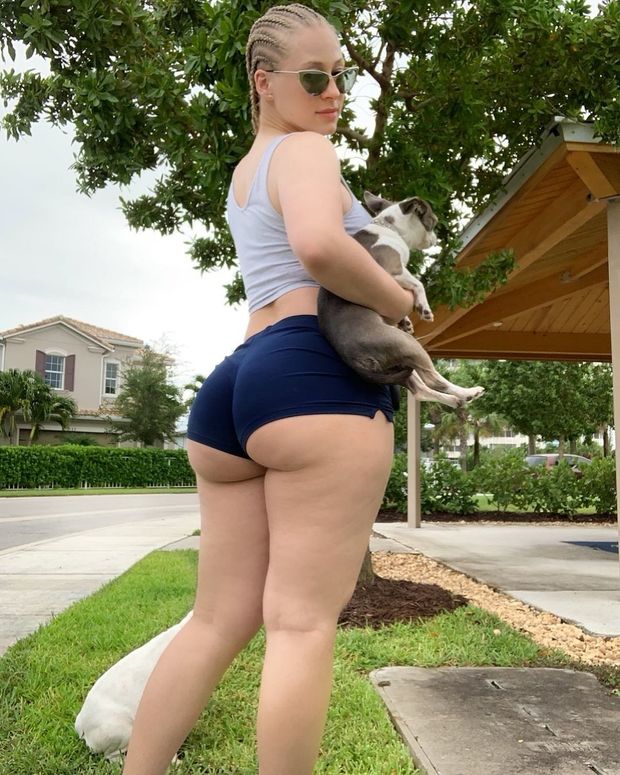 Ass in shorts 08
