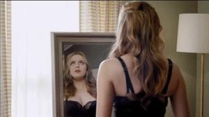 Elizabeth Gillies 01