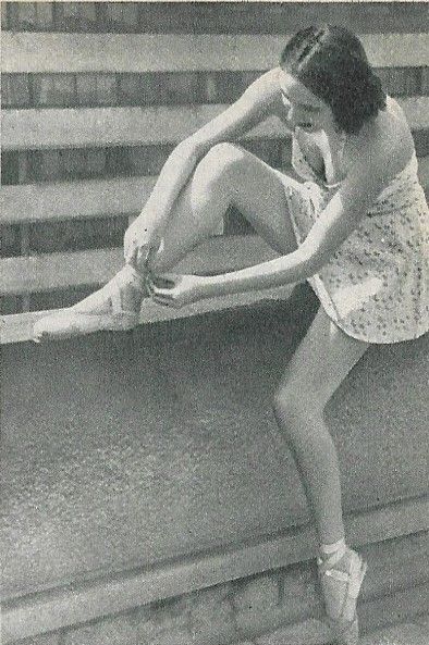 Darkhaired dancer