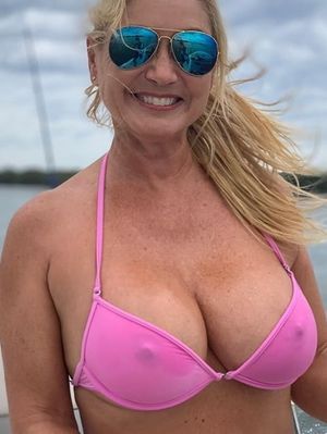 Sexy MILF