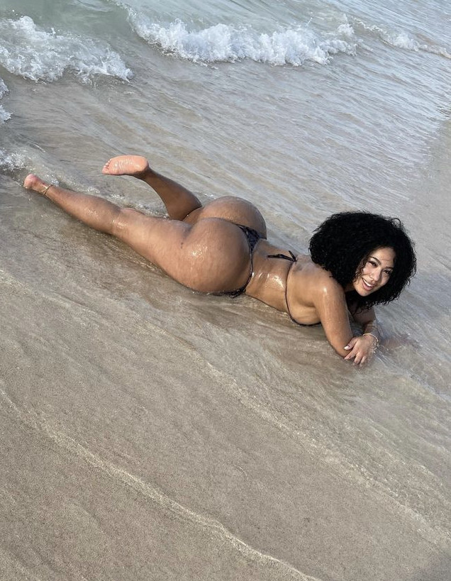 Big wet booty