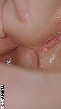 017 sophia burns tushy