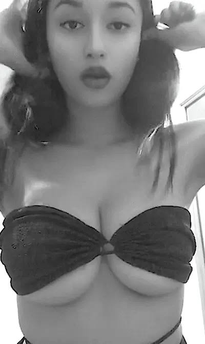 MAD UNDERBOOB