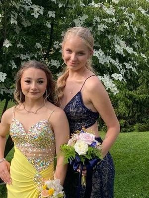 Sexy lil cocktease teenslut Carlie Rose and her friend