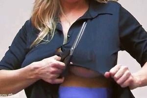 I want a guy to rip my top off freeing my titties then exposing my pussy to him