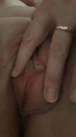 Sexy Lyn having a wank