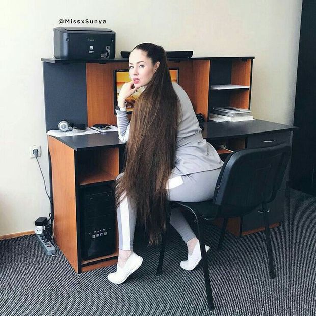 Very long hair - Xenia (@missxsunya)