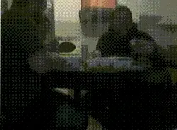 il montre son micro penis