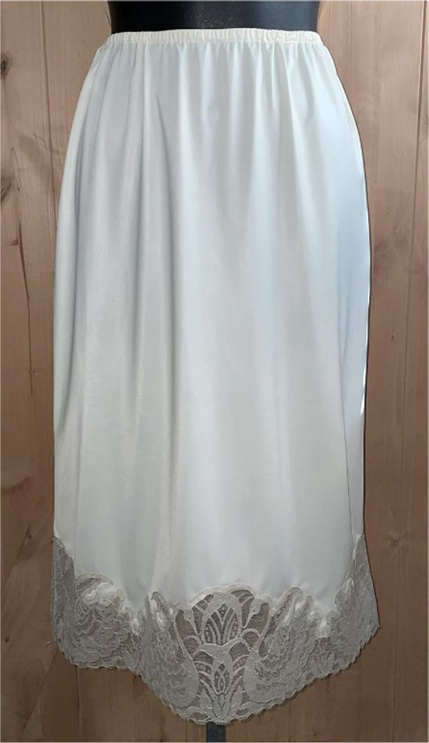 Swan Lace Half Slip