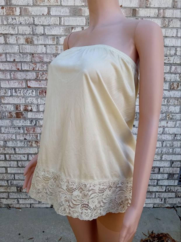My X-Large Extremely Silky Soft & Lacy Vanity Fair Jentell "New Classic" Half Slip.