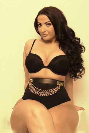 Leyla Stacked turkish slut