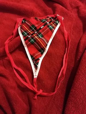 Mandee's pussy-scented plaid PINK christmas thong. i think she makes the naughty list. #MandeeCandy