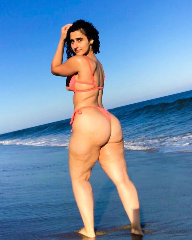 annastayziaa at the beach
