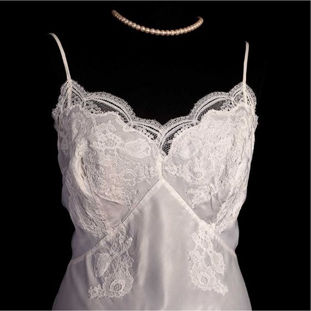 Beautiful Lacy Bust!