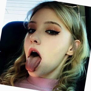 "If I make a funny face like this I'm surrounded by horny men. Like how is that my fault?"