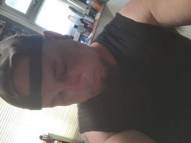 Me without mask and crossdressing
