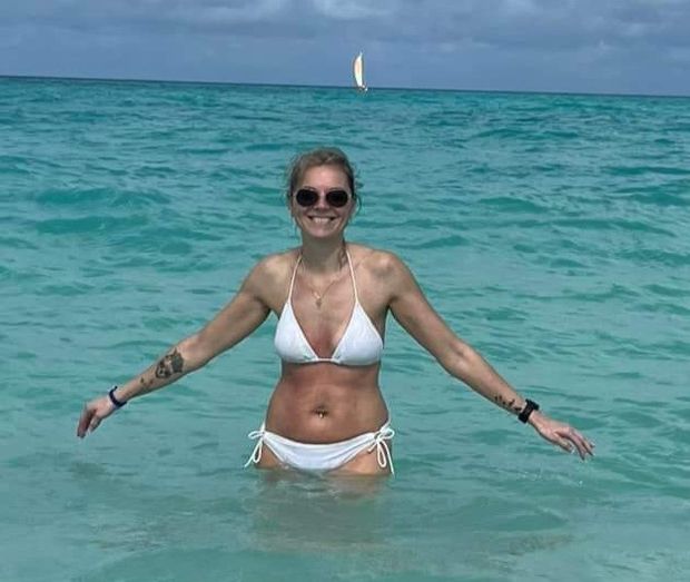 Bellas mom in Ocean in bikini