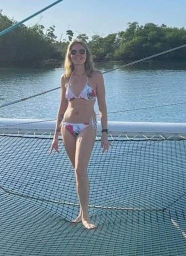 Bellas mom on netting