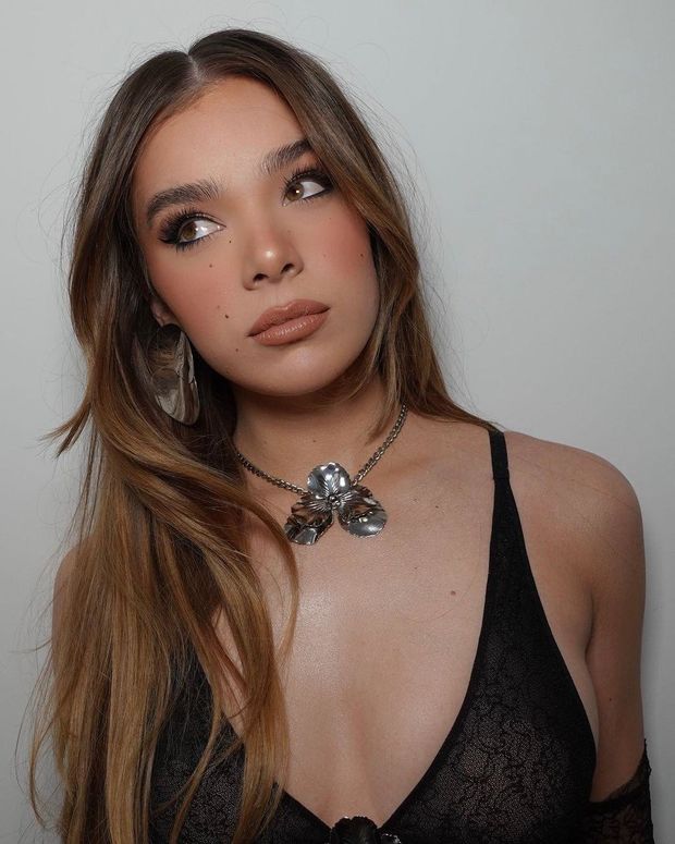 Sexy Hailee Steinfield 2