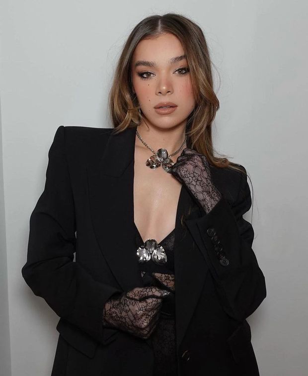 Sexy Hailee Steinfield 4