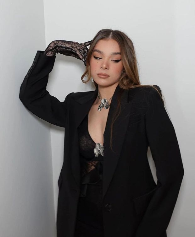 Sexy Hailee Steinfield 4