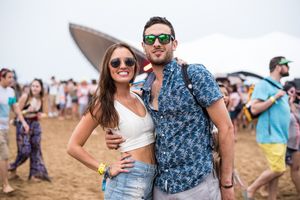 Rave Babe - hold me, squeeze me...share me?