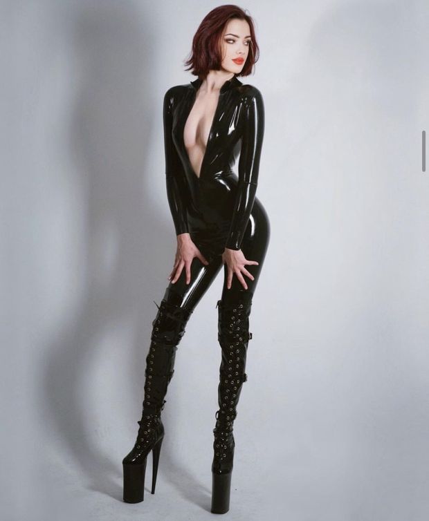 Lady Perse 12