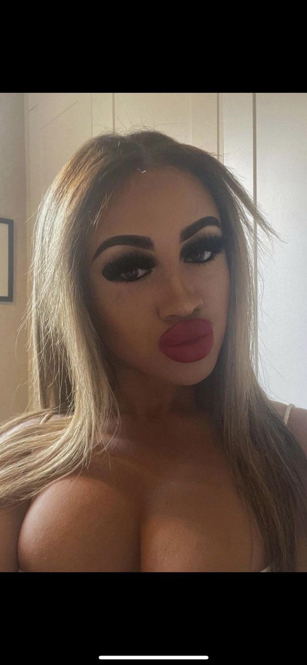 Heavy make up chav