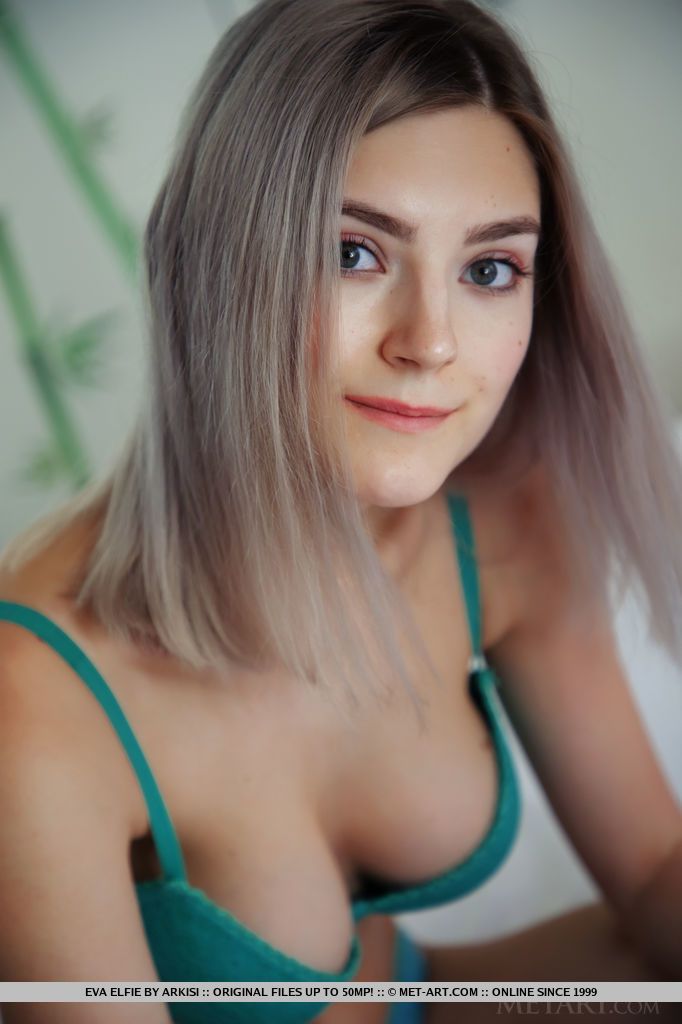 Eva Elfie