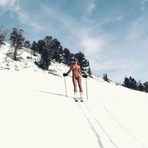 Skiing nude
