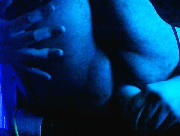 Shemale ass get pounded by dildo mmm
