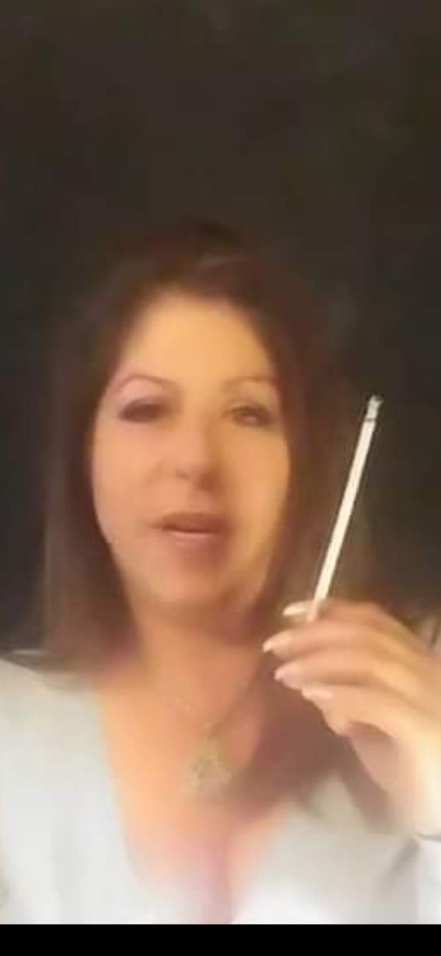 MY SEXY DICK SUCKING BRENDA SMOKING HER VIRGINIA SLIMS 120❤️