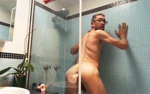 Damien Dyson Home Shower